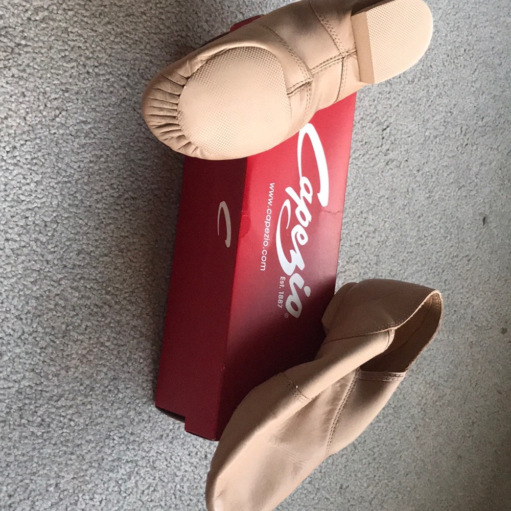 Dance slip on jazz shoe